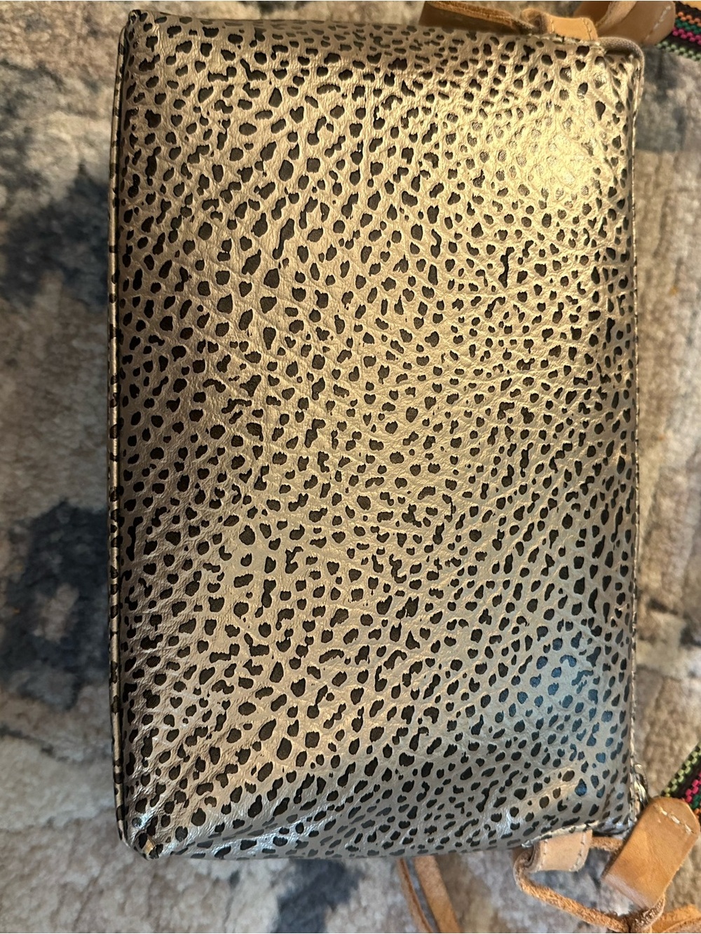 Wesley Midtown Crossbody - Picture 2 of 7